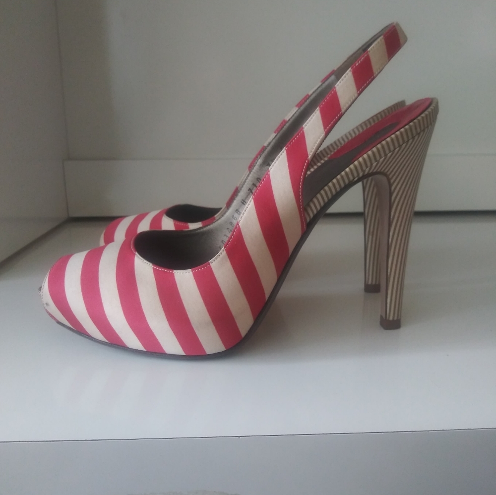 Salvatore Ferragamo Red & White Heels size 7.5